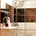 Modern For 6 People In Center شقة