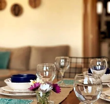 Modern For 6 People In Center Φετιγιέ